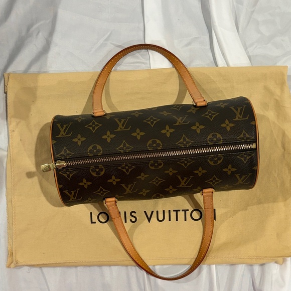 Louis Vuitton Classic Monogram Papillon 26 - Picture 5 of 13